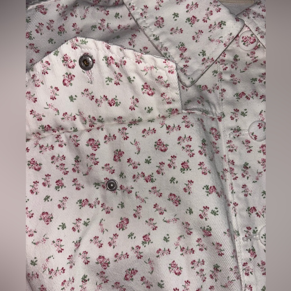 💐Blank NYC White Floral Jean Jacket - Picture 4 of 9